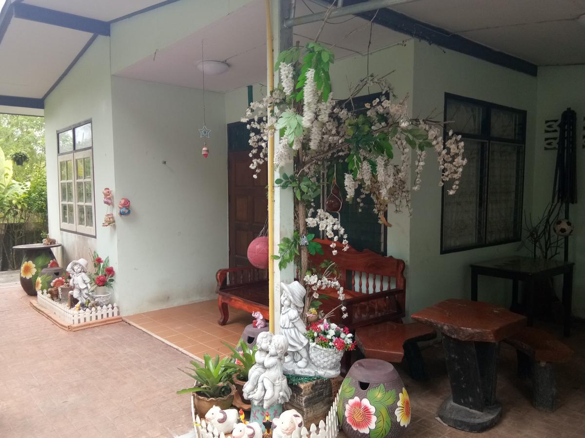 Garden Homestay Сураттхани Экстерьер фото